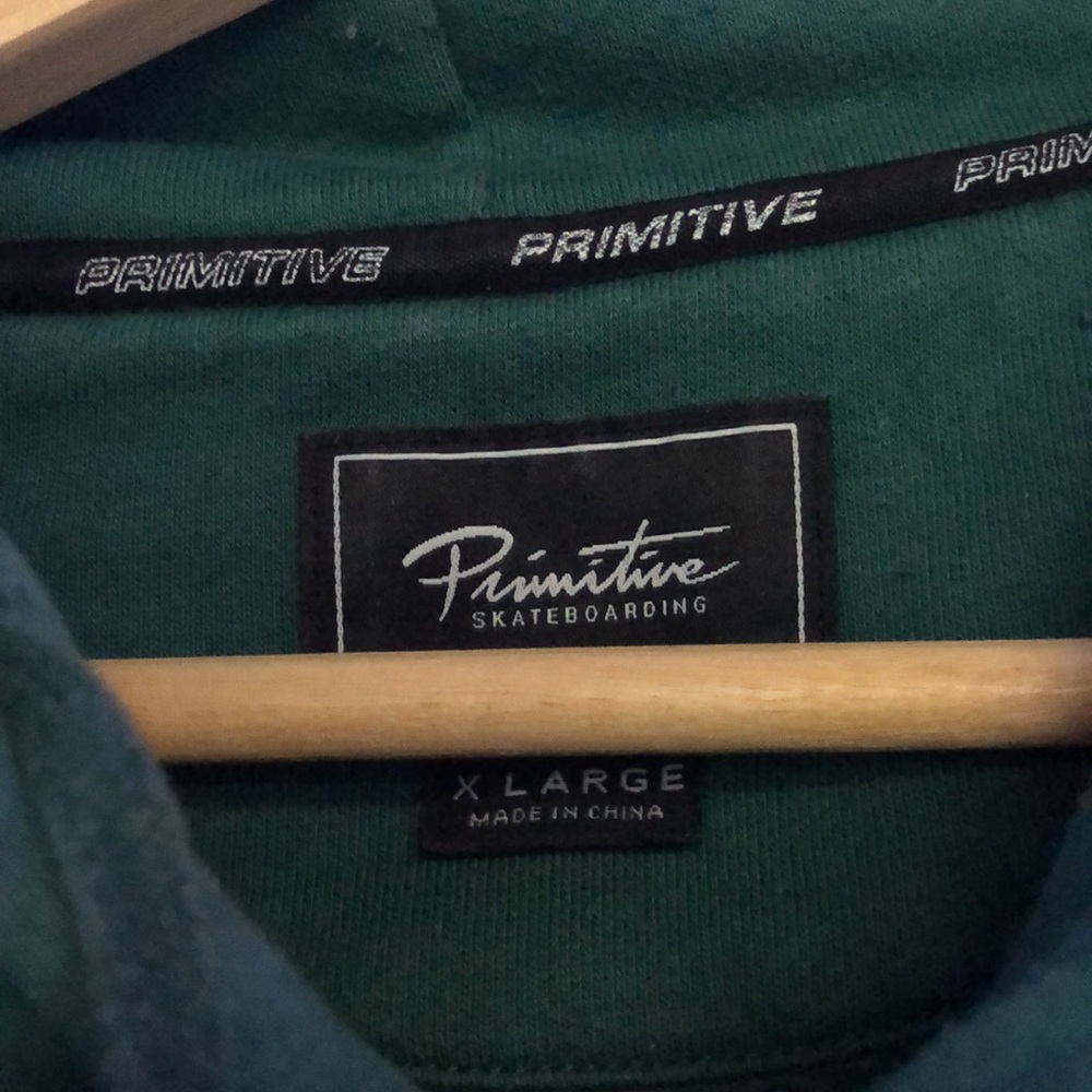 Primitive sweater - Picture 2 of 3